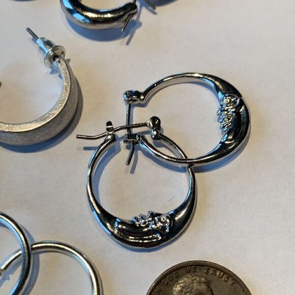 Vintage Lot of seven post pierced earrings perfect for projects - Picture 7 of 8